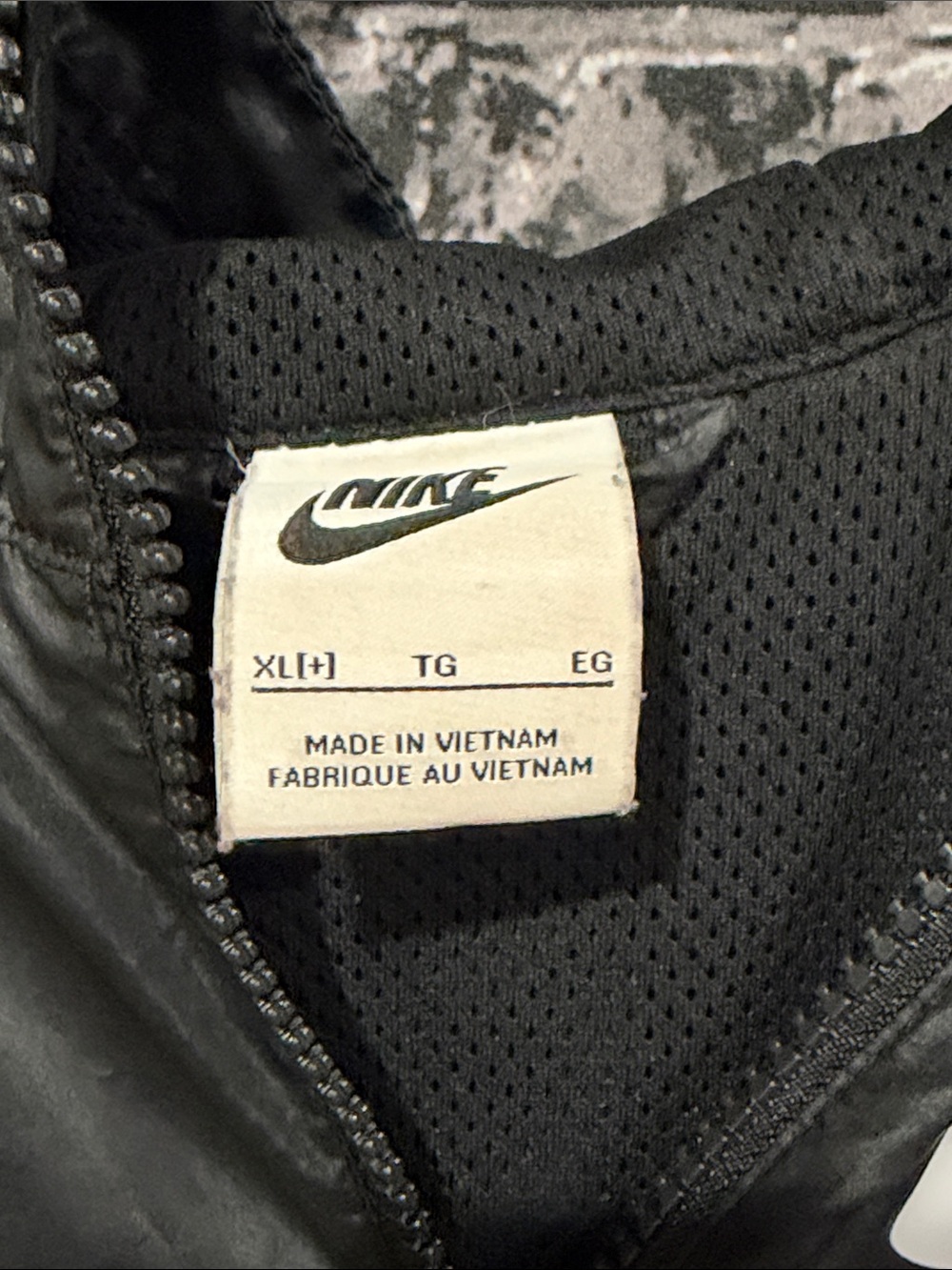 Nike Black Hooded Windbreaker with White Logo - Picture 2 of 3